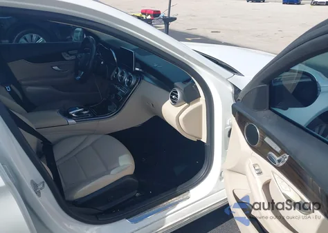 2015 Mercedes-Benz C 300 Luxury/Sport из США, поврежденный, VIN 55SWF4JBXFU064488